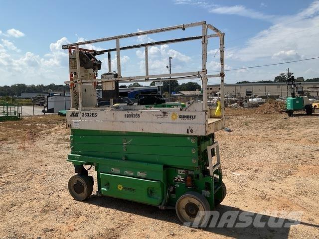 JLG 2632ES رافعات مقصية الشكل
