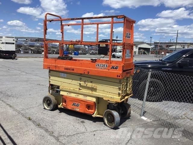 JLG 2632ES رافعات مقصية الشكل