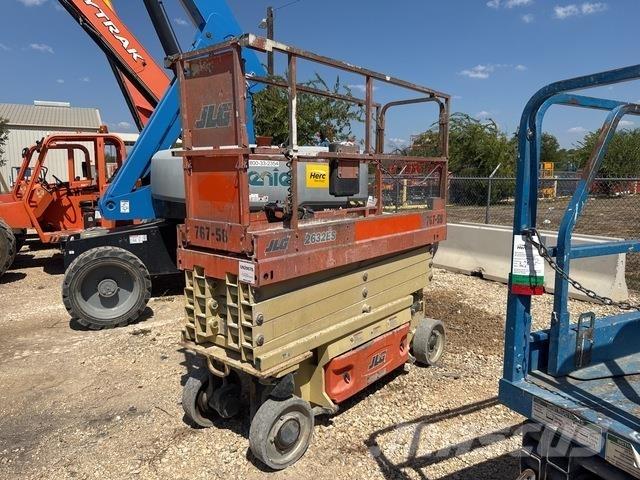 JLG 2632ES رافعات مقصية الشكل