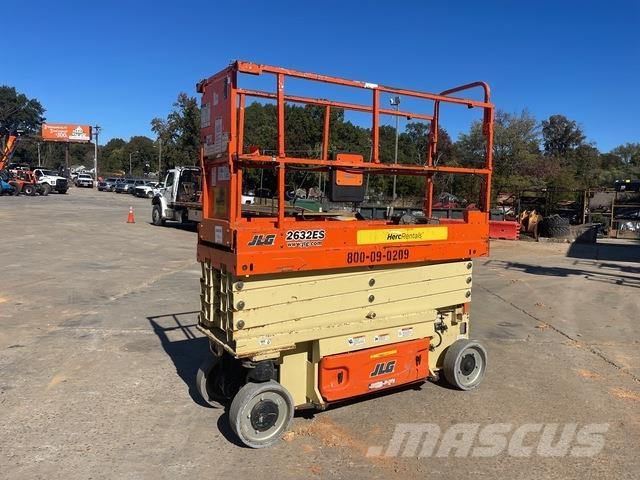 JLG 2632ES رافعات مقصية الشكل
