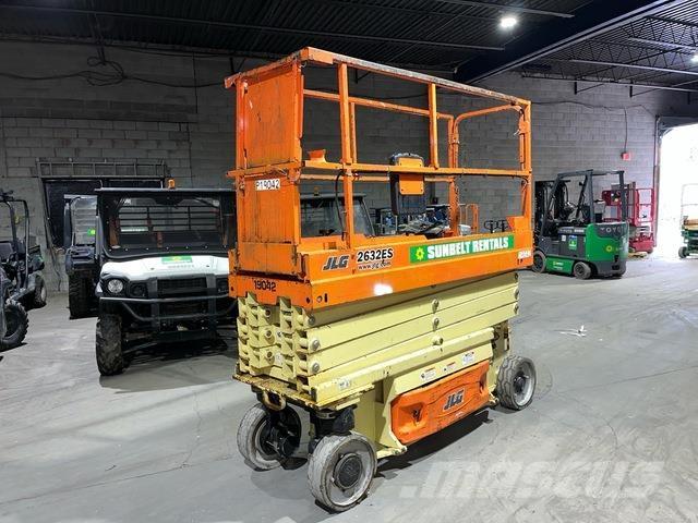 JLG 2632ES رافعات مقصية الشكل
