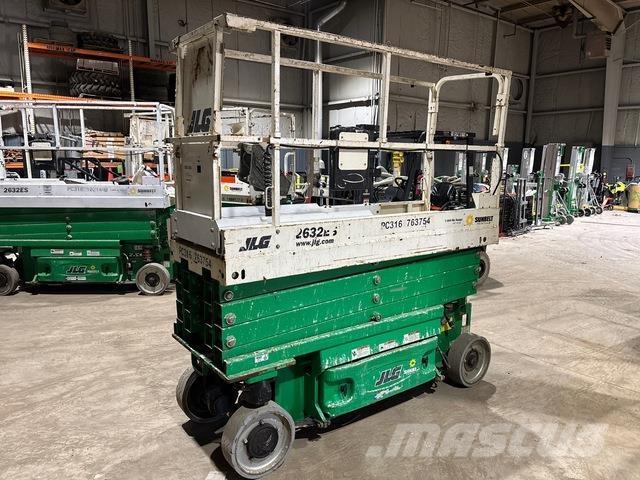 JLG 2632ES رافعات مقصية الشكل