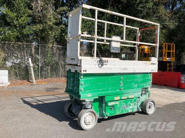 JLG 2632ES رافعات مقصية الشكل