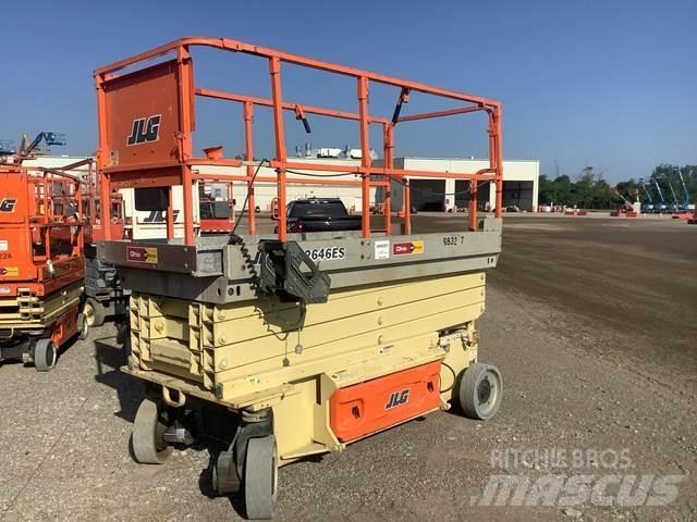 JLG 2646ES رافعات مقصية الشكل