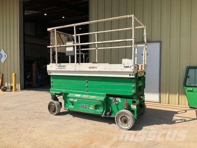 JLG 2646ES رافعات مقصية الشكل
