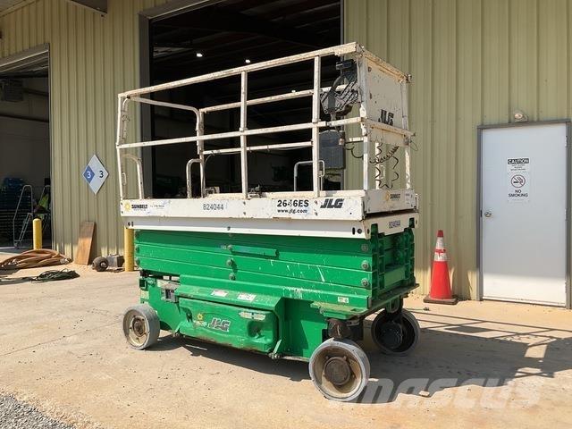 JLG 2646ES رافعات مقصية الشكل
