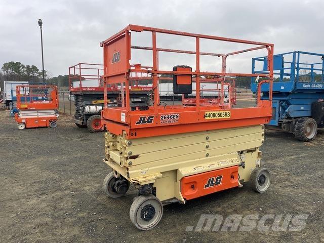 JLG 2646ES رافعات مقصية الشكل