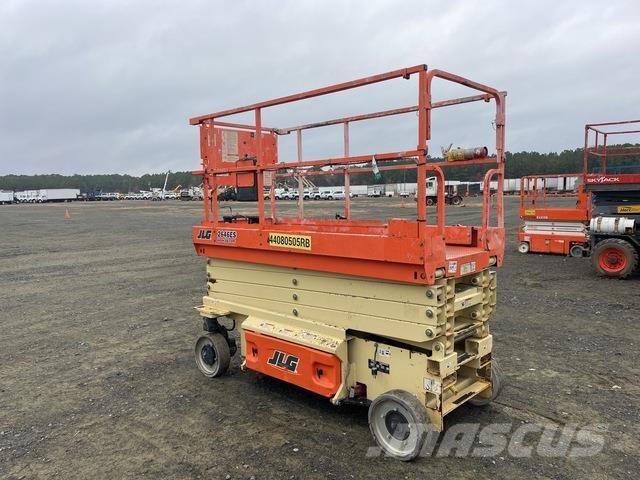 JLG 2646ES رافعات مقصية الشكل