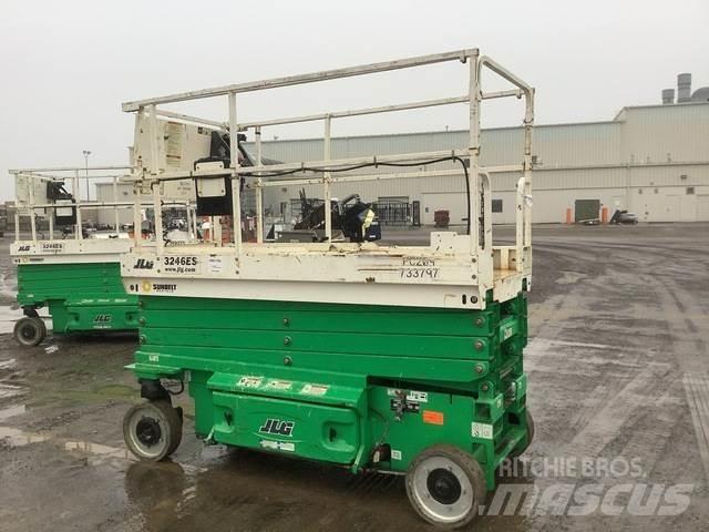 JLG 3246ES رافعات مقصية الشكل