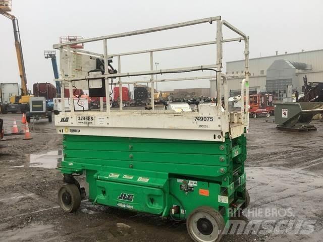 JLG 3246ES رافعات مقصية الشكل