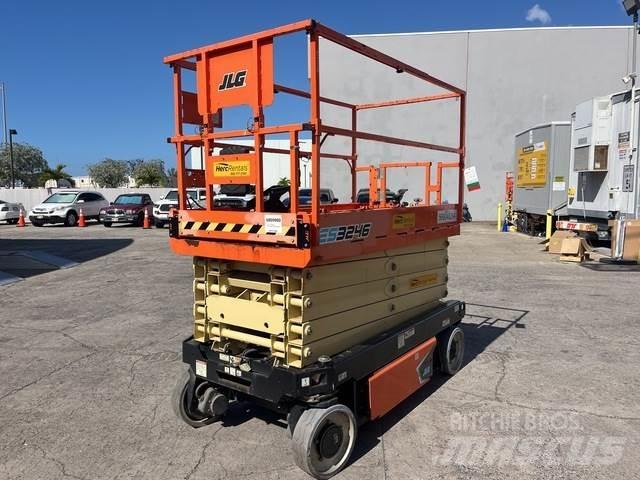 JLG 3246ES رافعات مقصية الشكل