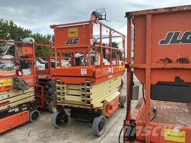 JLG 3246ES رافعات مقصية الشكل