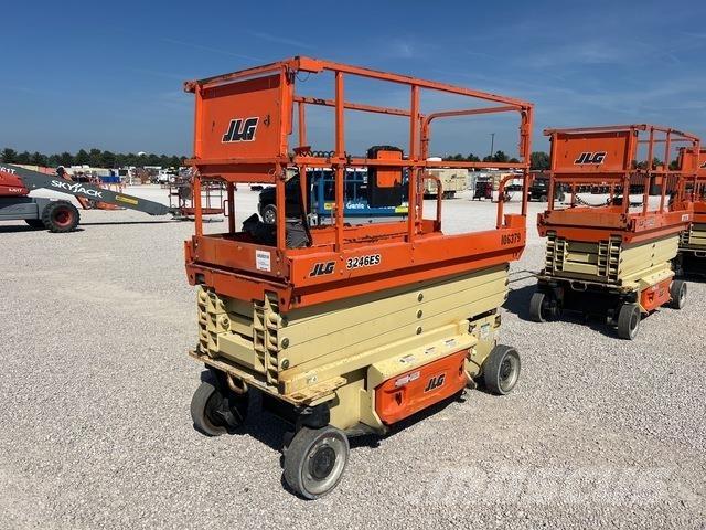 JLG 3246ES رافعات مقصية الشكل