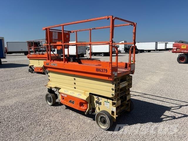 JLG 3246ES رافعات مقصية الشكل