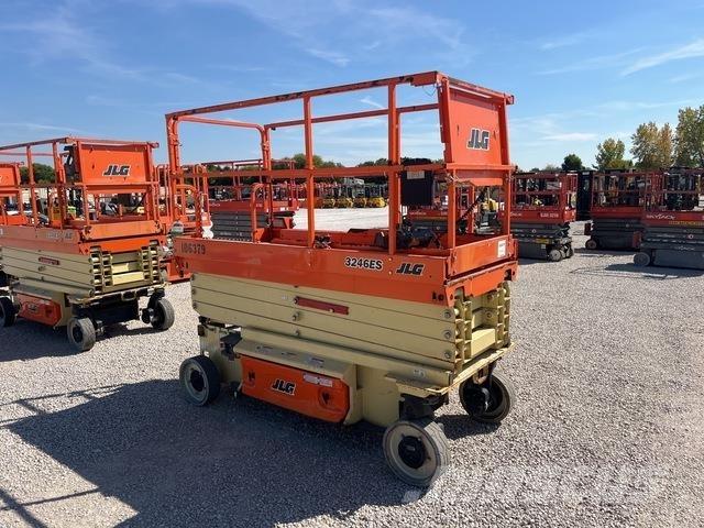JLG 3246ES رافعات مقصية الشكل