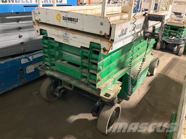 JLG 3246ES رافعات مقصية الشكل