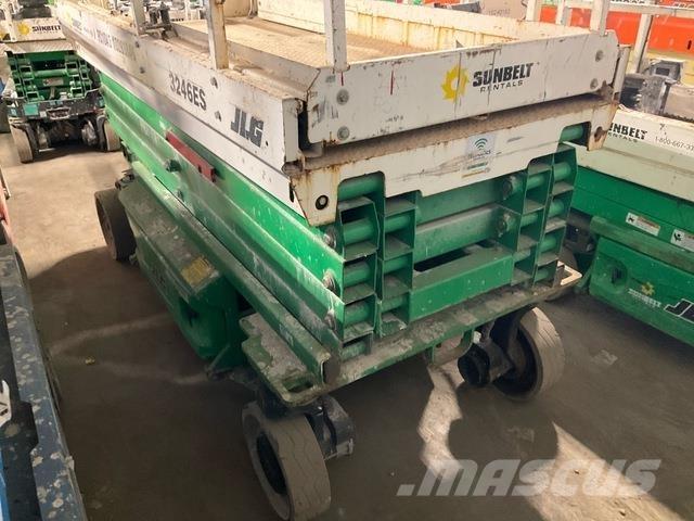 JLG 3246ES رافعات مقصية الشكل