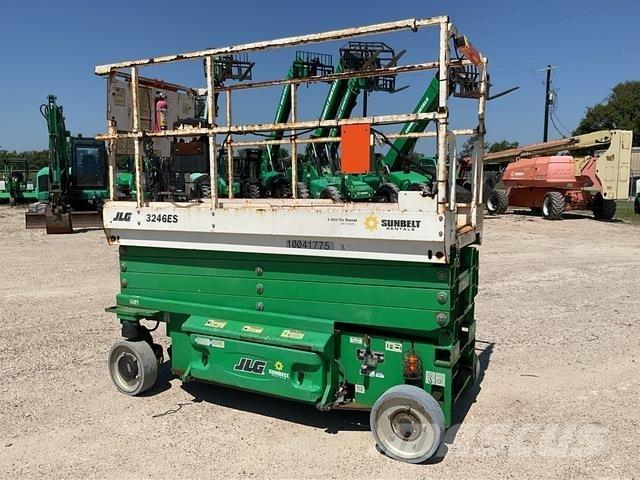 JLG 3246ES رافعات مقصية الشكل