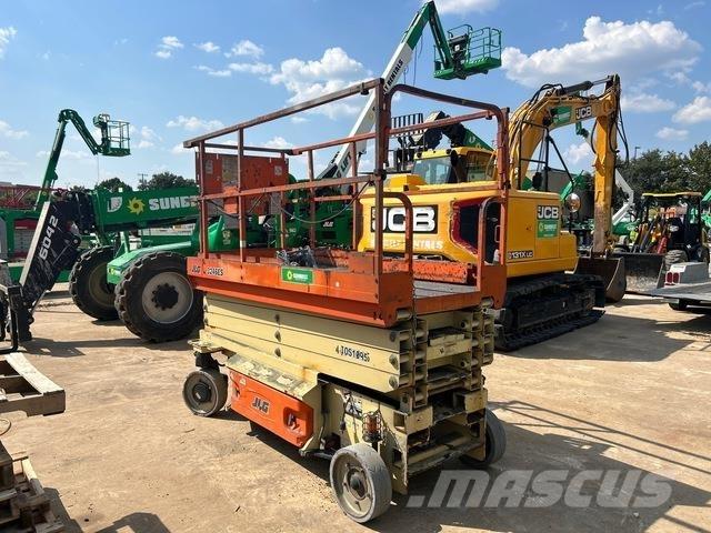 JLG 3246ES رافعات مقصية الشكل