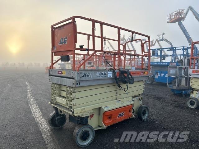 JLG 3246ES رافعات مقصية الشكل