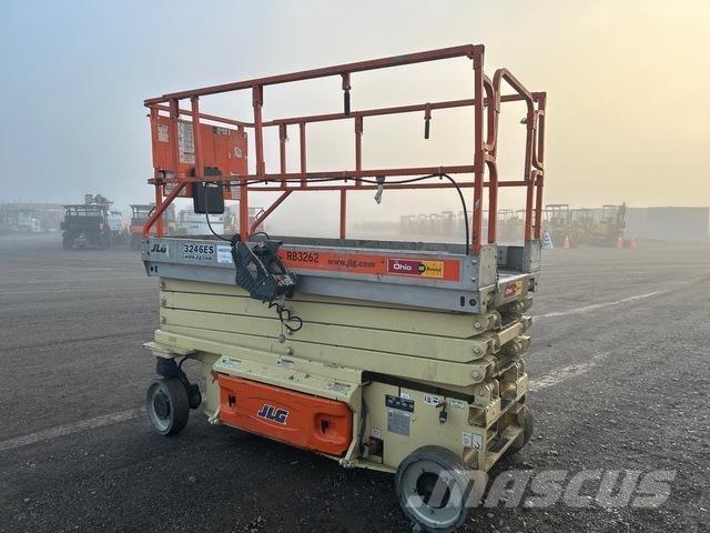 JLG 3246ES رافعات مقصية الشكل