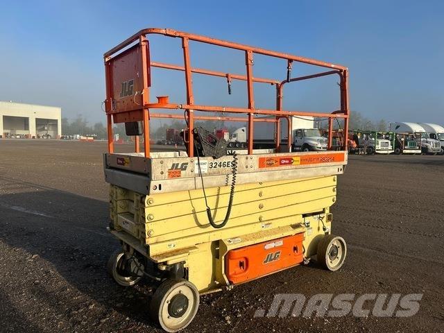 JLG 3246ES رافعات مقصية الشكل