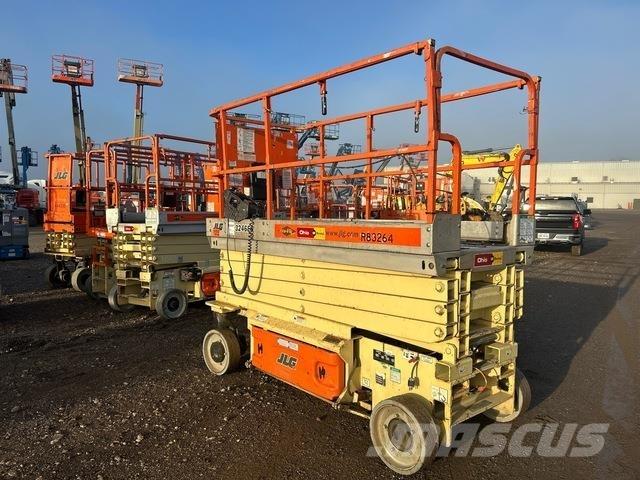 JLG 3246ES رافعات مقصية الشكل