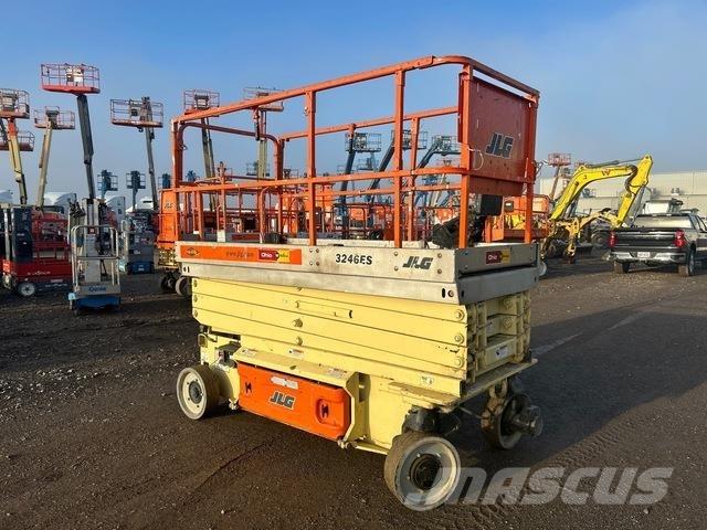 JLG 3246ES رافعات مقصية الشكل