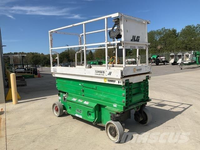 JLG 3246ES رافعات مقصية الشكل