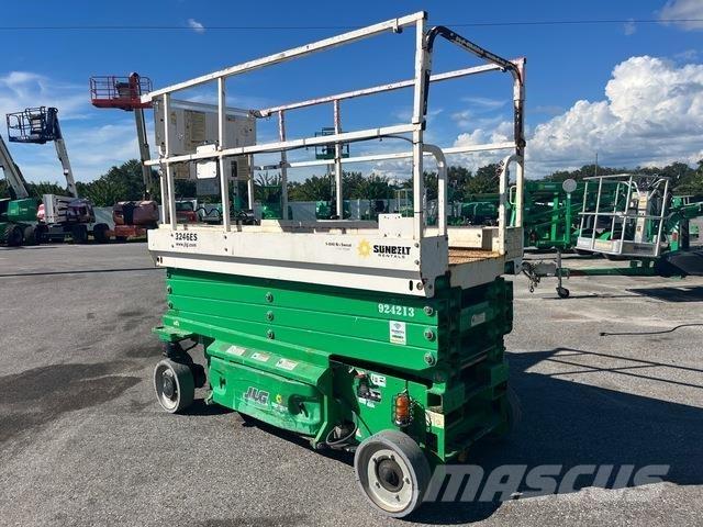 JLG 3246ES رافعات مقصية الشكل