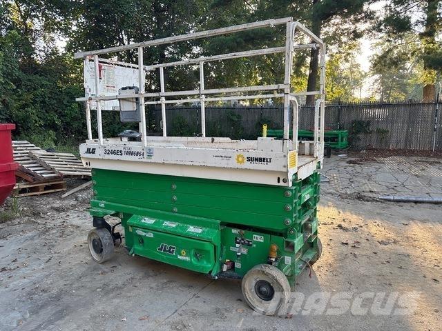 JLG 3246ES رافعات مقصية الشكل