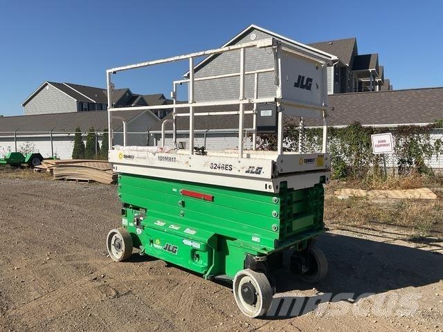 JLG 3246ES رافعات مقصية الشكل