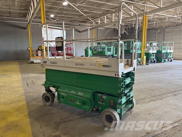 JLG 3246ES رافعات مقصية الشكل