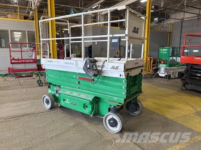 JLG 3246ES رافعات مقصية الشكل