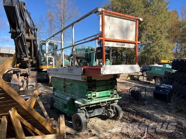 JLG 3246ES رافعات مقصية الشكل