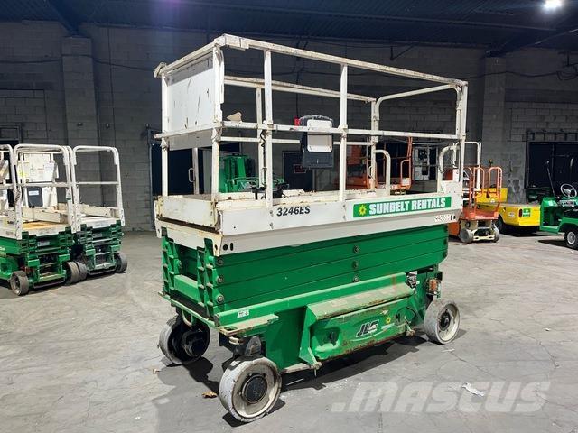 JLG 3246ES رافعات مقصية الشكل