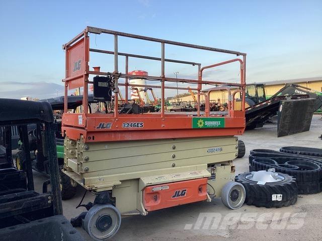 JLG 3246ES رافعات مقصية الشكل