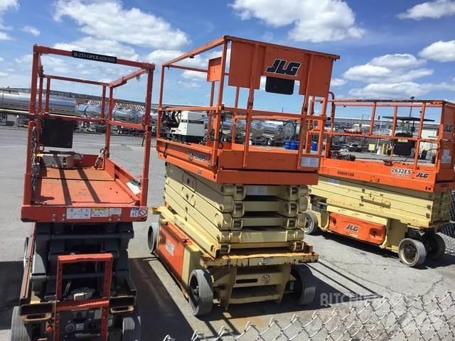 JLG 3248RS رافعات مقصية الشكل