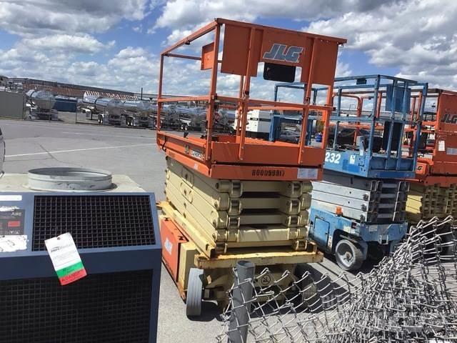 JLG 3248RS رافعات مقصية الشكل