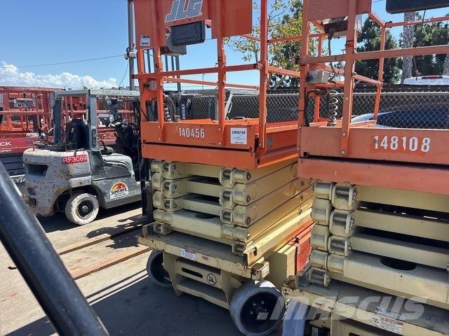 JLG 3248RS رافعات مقصية الشكل