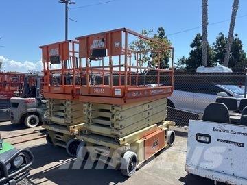 JLG 3248RS رافعات مقصية الشكل