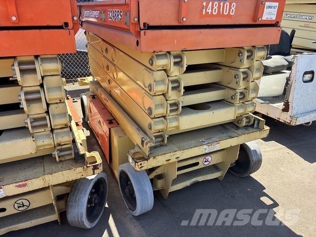 JLG 3248RS رافعات مقصية الشكل