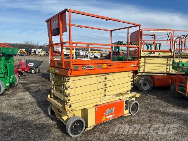 JLG 3248RS رافعات مقصية الشكل