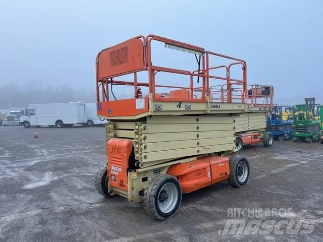 JLG 4069LE رافعات مقصية الشكل