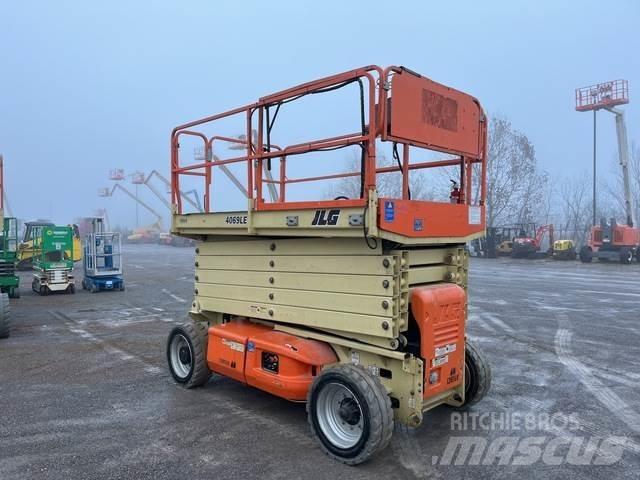 JLG 4069LE رافعات مقصية الشكل