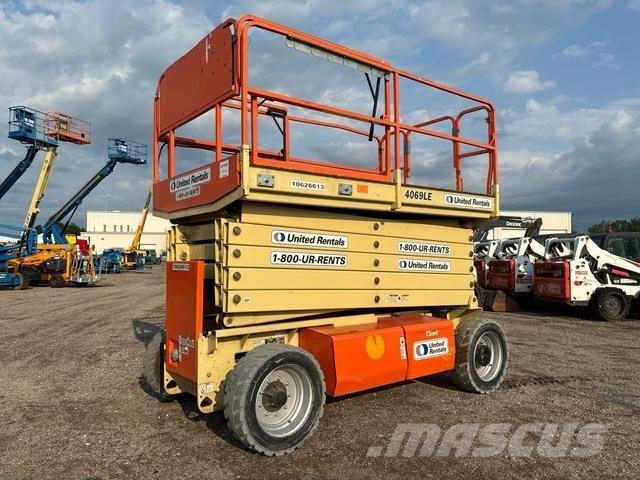 JLG 4069LE رافعات مقصية الشكل