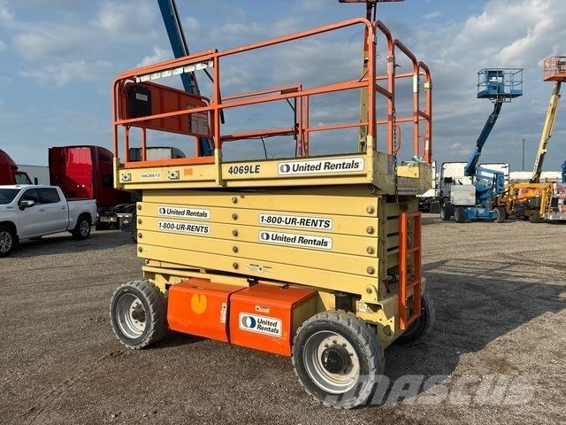 JLG 4069LE رافعات مقصية الشكل