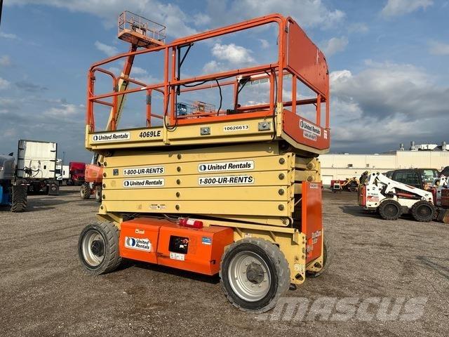 JLG 4069LE رافعات مقصية الشكل