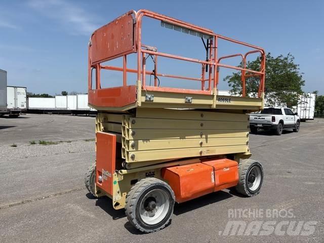 JLG 4069LE رافعات مقصية الشكل