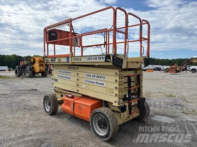 JLG 4069LE رافعات مقصية الشكل